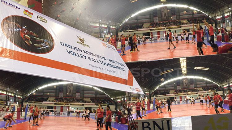 Turnamen Danjen Kopassus BNI Volley Ball merupakan salah satu rangkaian acara menyambut HUT Kopassus yang ke-65. Copyright: © Muhammad Adiyaksa/INDOSPORT