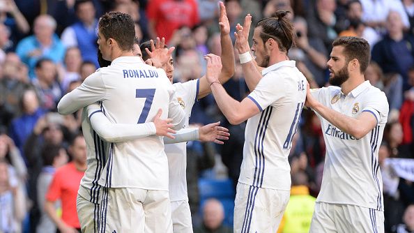 Real Madrid merayakan kemenangan mereka atas Deportivo Alaves. Copyright: &copy; Sonia Canada / Contributor / Getty Images