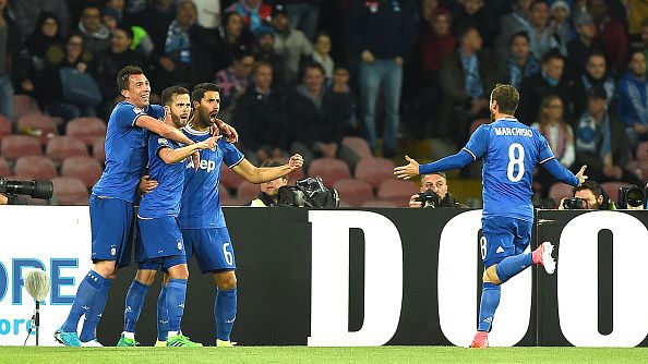 Para pemain Juventus merayakan gol yang dibuat oleh Sami Khedira. Copyright: © Francesco Pecoraro / Stringer / Getty Images
