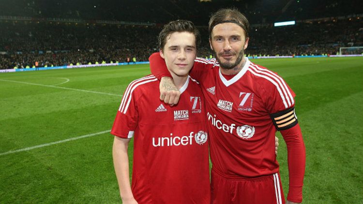 Brooklyn Beckham dan David Beckham. Copyright: © John Peters/Man Utd via Getty Images