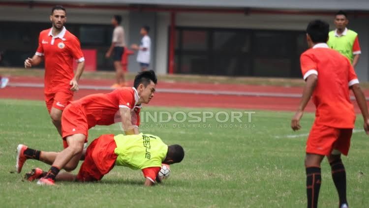 Para pemain Persija Jakarta saat menggelar latihan di Stadion Patriot, Kota Bekasi. Copyright: &copy; Herry Ibrahim/INDOSPORT
