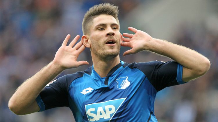 Andrej Kramaric menjadi pahlawan saat mencetak gol pembuka untuk Hoffenheim. Copyright: © Twitter/Squawka