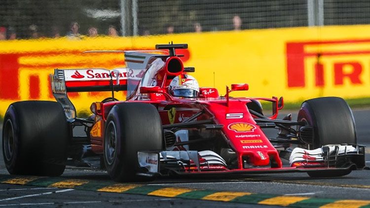 Sebastian Vettel saat dalam lintasan balap. Copyright: © Asanka Brendon Ratnayake/Anadolu Agency/Getty Images
