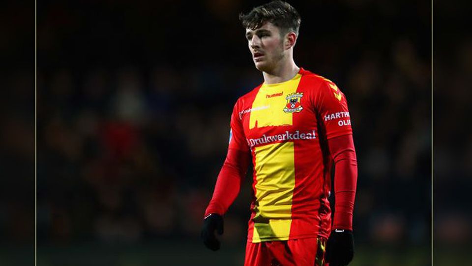 Dan Crowley, gelandang serang Go Ahead Eagles yang dipinjam dari Arsenal. Copyright: © whoateallthepies