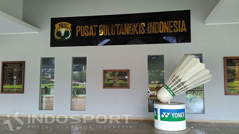Pengurus Pusat Persatuan Bulutangkis Seluruh Indonesia (PBSI) mengumumkan secara resmi menarik seluruh pemain pelatnas dari kejuaraan Osaka Internasional Challenge. Copyright: © Ramadhan yahya/Indosport