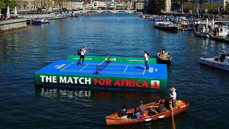 Pertandingan amal yang dilakukan Andy Murray dan Roger Federer. Copyright: © Independent