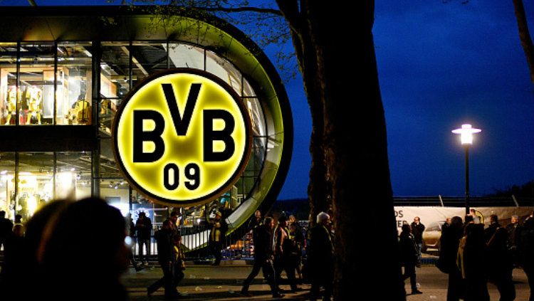 Skuat Borussia Dortmund mendapatkan aksi teror bom jelang lakoni laga Liga Champions. Copyright: © Lukas Schulze/Getty Images
