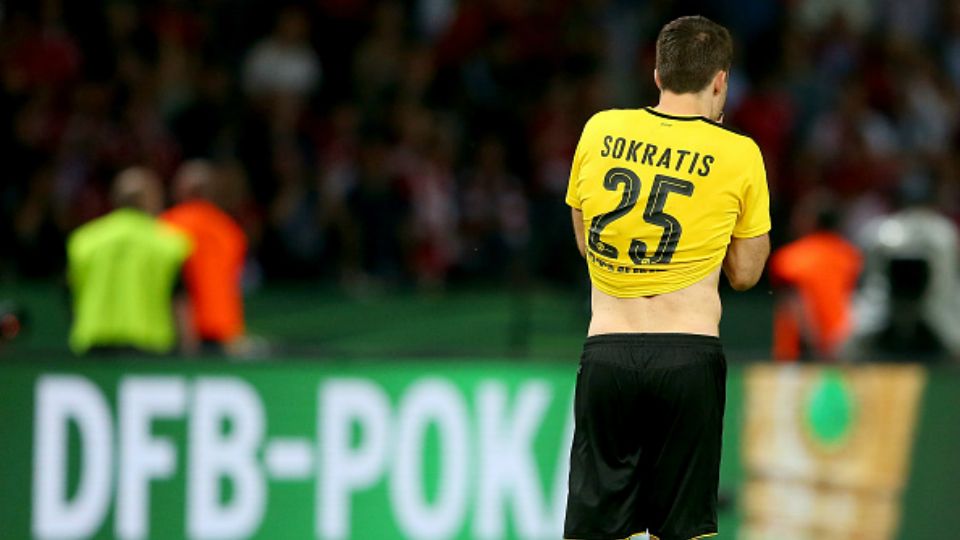 Sokratis saat bermain bagi Borussia Dortmund. Copyright: © Alexander Hassenstein / Staff / Getty Images