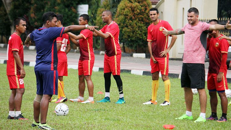 Bhayangkara FC saat menggelar latihan. Copyright: &copy; Media officer Bhayangkara FC