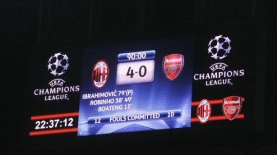 Papan skor Stadion San Siro saat pertandingan AC Milan vs Arsenal Copyright: © soccer.indonewyork.com