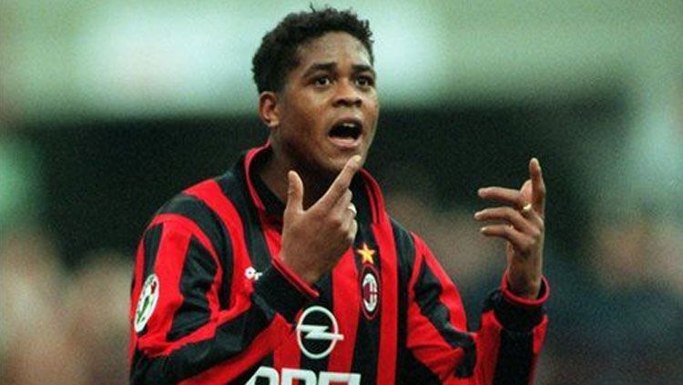 Penyerang AC MIlan, Patrick Kluivert. Copyright: © Pinterest