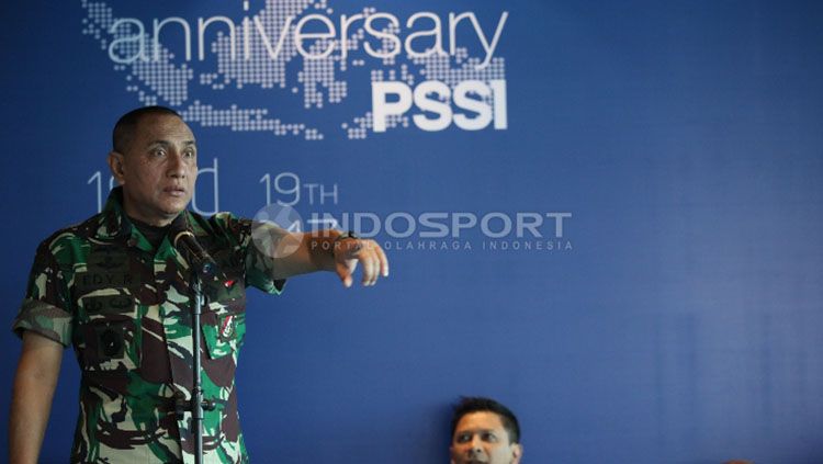 Edy Rahmayadi saat memimpin perayaan HUT PSSI. Copyright: © Herry Ibrahim/Indosport