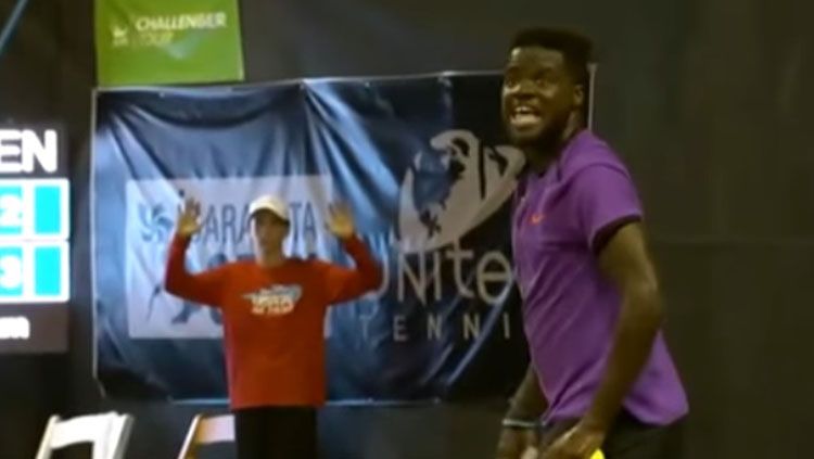 Sebuah laga tenis di Amerika Serikat sempat terganggu dengan suara desahan wanita. Copyright: &copy; Sportbible