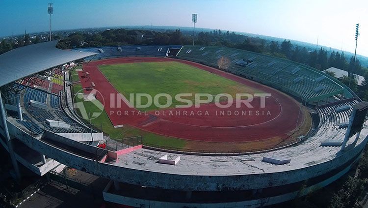 Kondisi Stadion Manahan mendapatkan kritik dari skuat Persis Solo. Copyright: © Ghozi El Fitra/Indosport