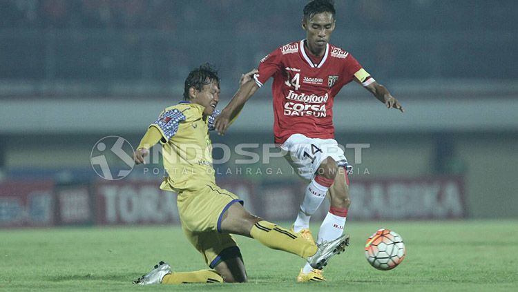 Fadil Sausu terancam absen membela Bali United saat melawan Arema FC. Copyright: © Muhammad Fahmi/Indosport