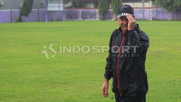 Hans-Peter Schaller masih bungkam soal marquee player Bali United. Copyright: © Muhammad Fahmi/Indosport