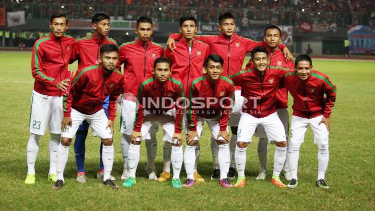 Timnas Indonesia U-22 saat menghadapi Persija Jakarta dalam laga uji coba di Stadion Patriot, Kota Bekasi. Copyright: © Herry Ibrahim/INDOSPORT