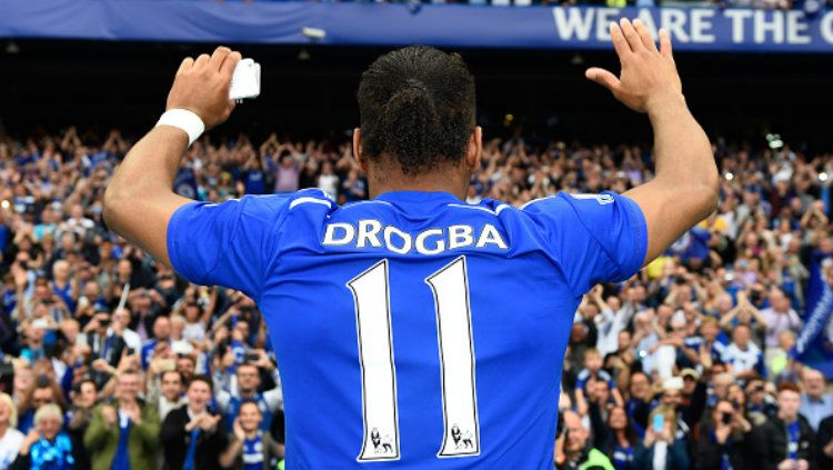 Legenda Chelsea, Didier Drogba, adalah penghancur Arsenal yang paling brutal di Derbi London. Copyright: © Mike Hewitt/Getty Images