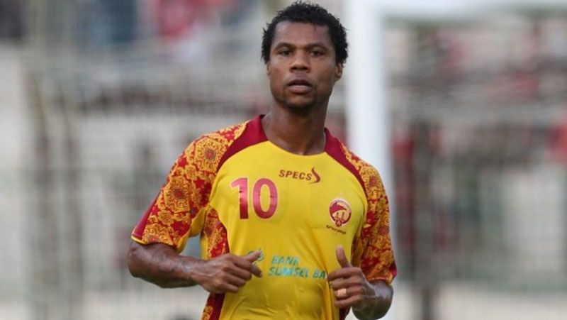 Hilton Moreira saat berseragam Sriwijaya FC. Copyright: © sidomi.com