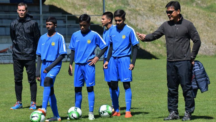 Malaysia U-15 dengan pelatih Lim Teong Kim. Copyright: &copy; Twitter/NFDPMalaysia