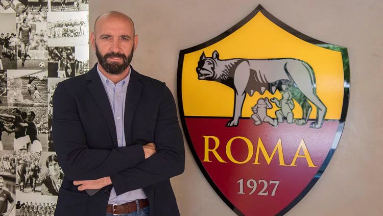 Monchi, direktur olahraga AS Roma. Copyright: © Twitter@Asroma
