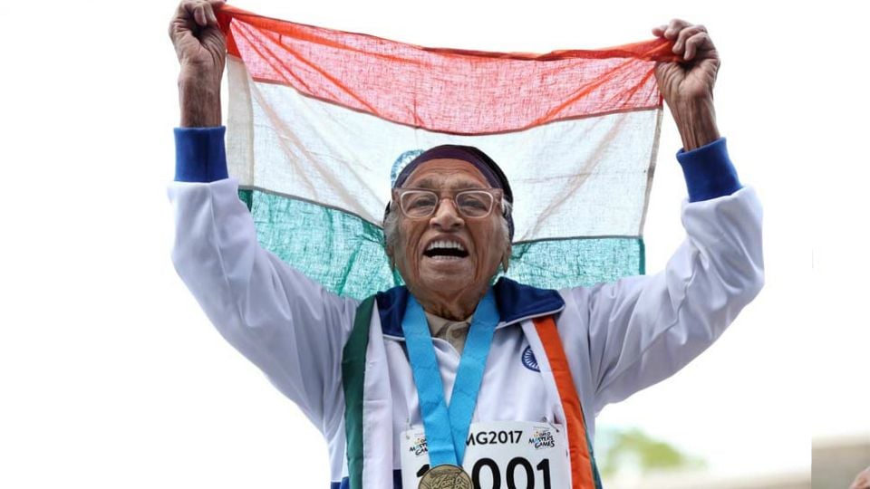 Pelari berusia 101 tahun, Man Kaur. Copyright: © AFP