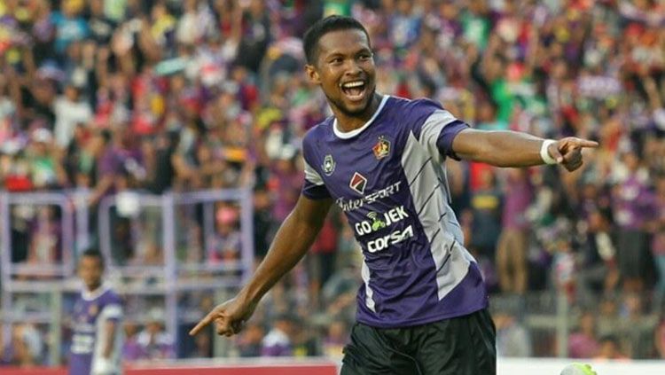 Abanda Rahman mengaku sudah menemukan kata sepakat dengan PSIS Semarang untuk bergabung dengan tim asal Ibukota Jawa Tengah tersebut dalam menghadapi Liga 1 tahun 2020. Copyright: © Ian Setiawan/INDOSPORT