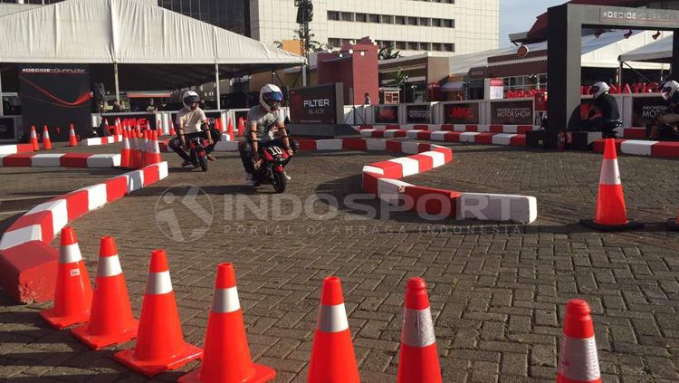 MotoGP Mini di Indonesia International Motor Show (IIMS) 2017 di JIExpo Kemayoran. Copyright: © Muhammad Adiyaksa/INDOSPORT