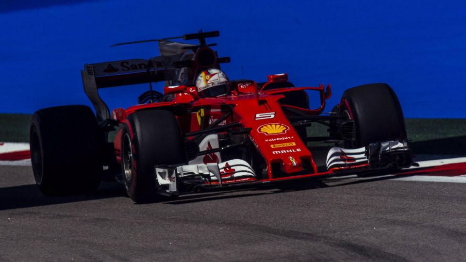 Sebastian Vettel mencatat waktu tercepat di FP 2 GP Rusia 2017. Copyright: © Twitter/Scuderia Ferrari