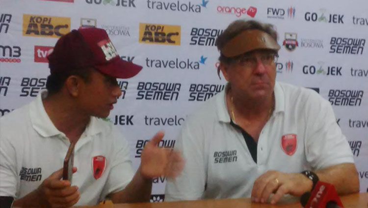 Pelatih PSM Makassar, Robert Rene Alberts dalam konferensi pers pasca pertandingan melawan Persija Jakarta. Copyright: &copy; Muhammad Nur Basri/INDOSPORT
