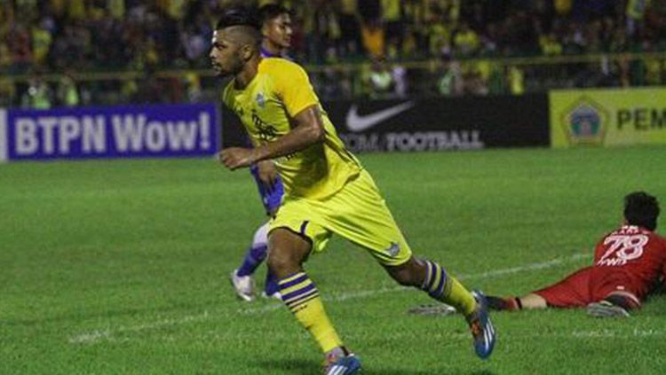 Penyerang asing Persegres Gresik United, Patrick da Silva. Copyright: © indonesiansc.com