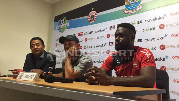 Boubacar Sanogo dalam konferensi pers jelang hadapi Persija Jakarta. Copyright: © Muhammad Adiyaksa/INDOSPORT