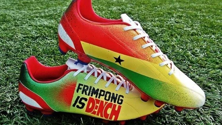 Emmanuel Frimpong Gets Custom. Copyright: © Footy Boots