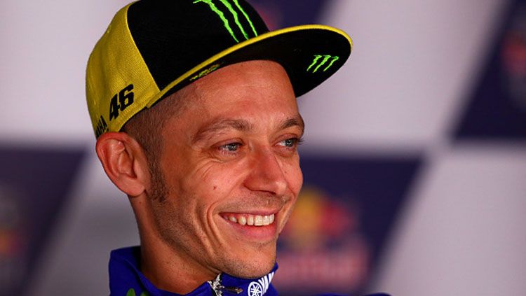 Pembalap Yamaha, Valentino Rossi dalam konferensi pers. Copyright: © Dan Istitene/Getty Images