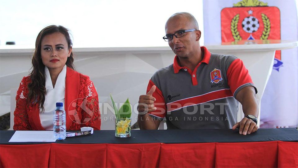 Fernando Sales, pelatih Persijap asal Brasil. Copyright: &copy; Arief Setiadi/Indosport