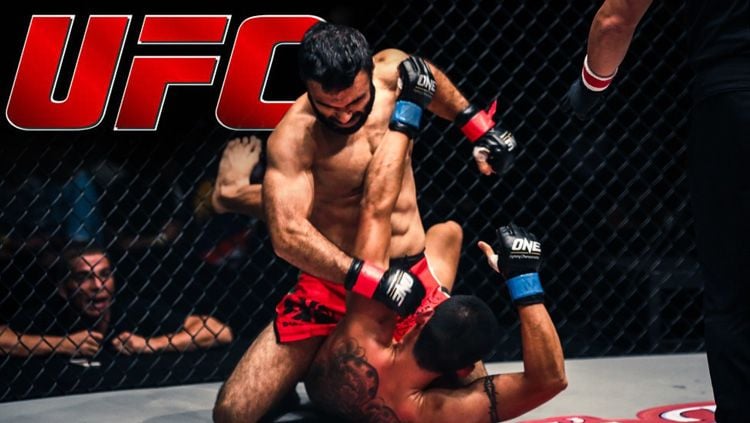 Petarung Mix Martial Arts (MMA), Salvador Becerra mengalami cedera parah dibagian tangannya lantaran salah dalam teknik bertahan. Copyright: © INDOSPORT/UFC