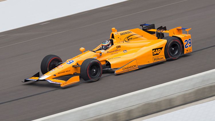 Fernando Alonso ketika menjajal mobil Indy 500 Copyright: © (James Black/Icon Sportswire via Getty Images