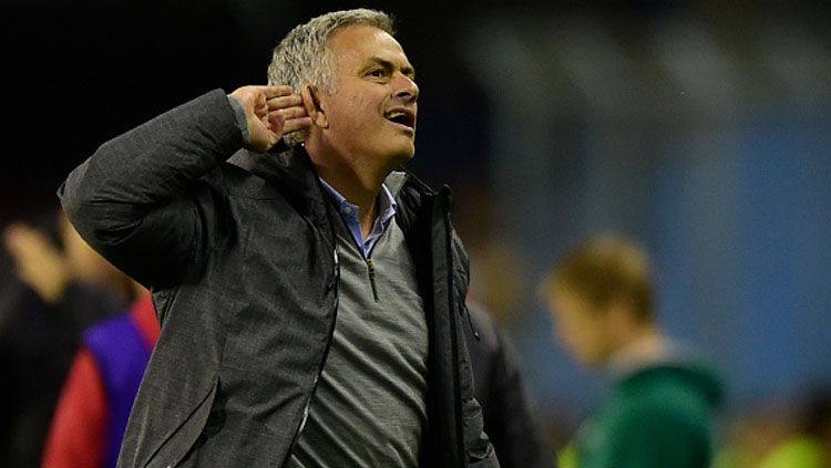 Jose Mourinho, pelatih Man United. Copyright: © MIGUEL RIOPA/AFP/Getty Images