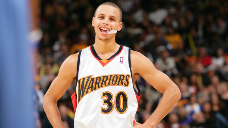 Stephen Curry di musim 2009. Copyright: © butthegameison.com