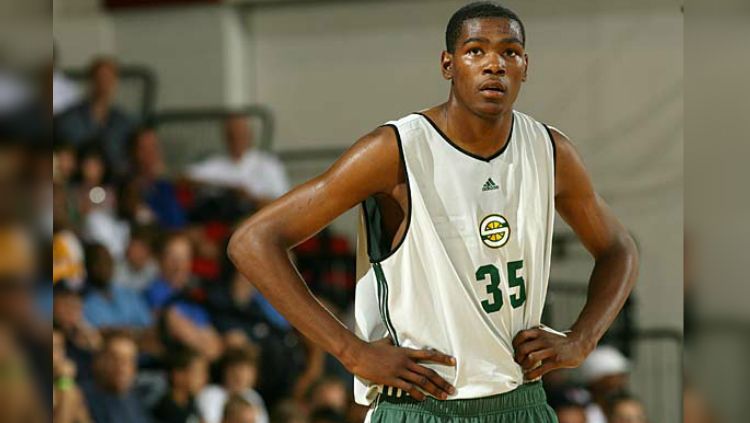 Kevin Durant saat masih rookie pada 2007. Copyright: © Reddit