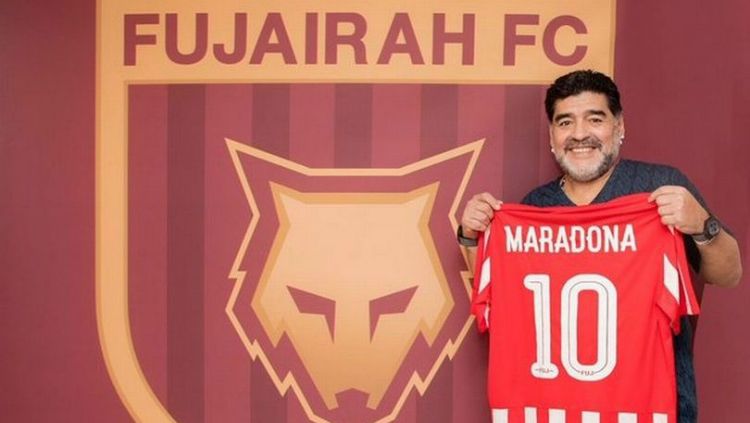 Diego Maradona akan melatih Al Fujairah. Copyright: © Twitter