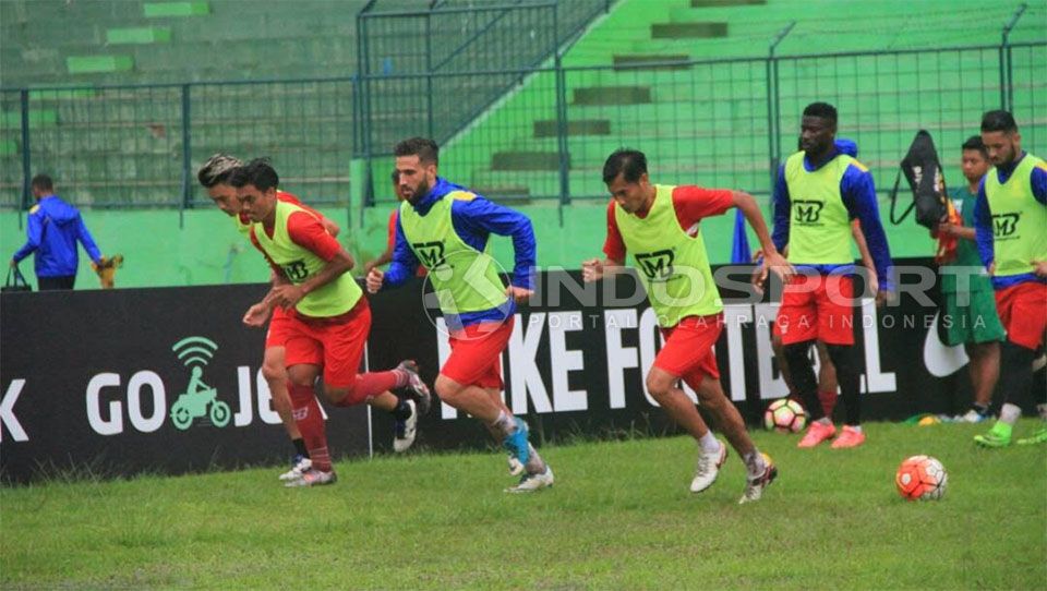 Tim Persiba Balikpapan saat menjalani latihan. Copyright: © Teddy Rumengan/Indosport