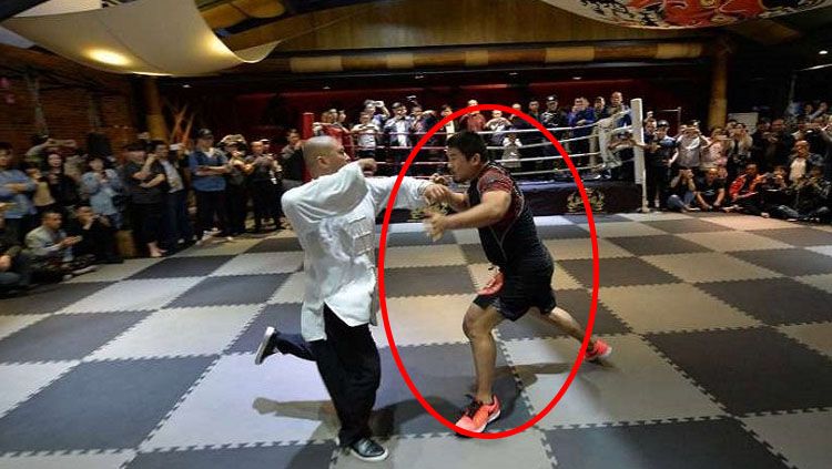 Xu Xiaodong saat bertanding melawan ahli Tai Chi. Copyright: &copy; My MMA News