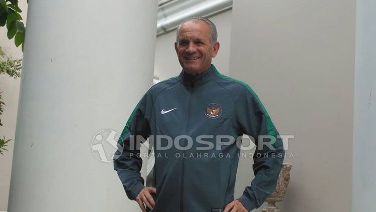 Pelatih Timnas Futsal U-20, Victor Hermans. Copyright: © Petrus Manus Da Yerrimon/Indosport