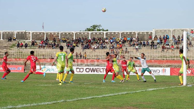 Pelatih Persijap mengatakan bahwa lapangan buruk menjadi faktor penyebab kekalahan timnya atas Persip. Copyright: © Ghozi El Fitra/Indosport