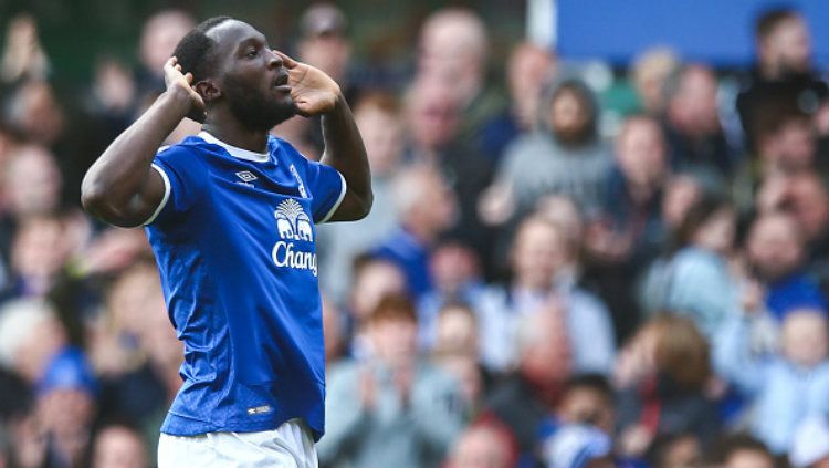 Bintang Everton, Romelu Lukaku tengah melakukan selebrasi. Copyright: © Robbie Jay Barratt - AMA/Getty Images