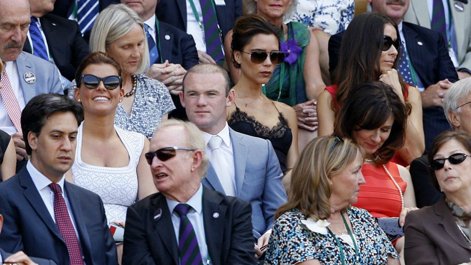 Wayne Rooney saat menonton Andy Murray di laga Wimbledon. Copyright: © AP