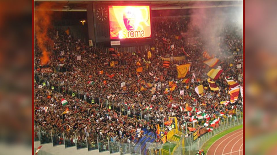 Serangan Fans AS Roma ke Fans Liverpool. Copyright: Â© Sportbible