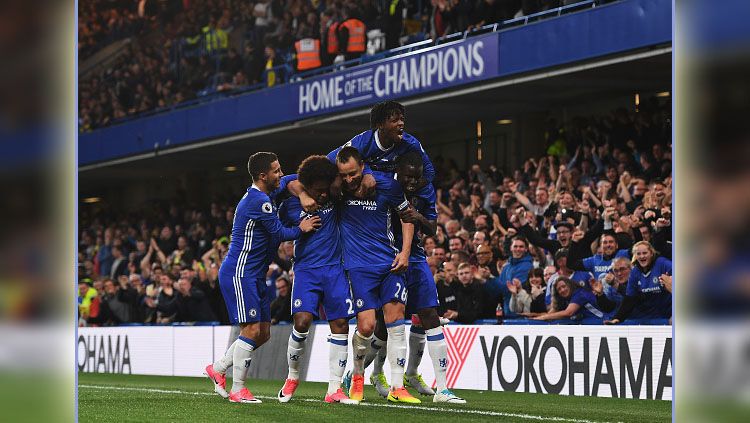 Pemain Chelsea merayakan gol. Copyright: &copy; Shaun Botterill/Getty Images