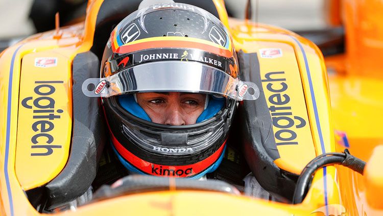 Pembalap Formula 1 asal Spanyol, Fernando Alonso di sesi latihan Indy 500. Copyright: © id.motorsport